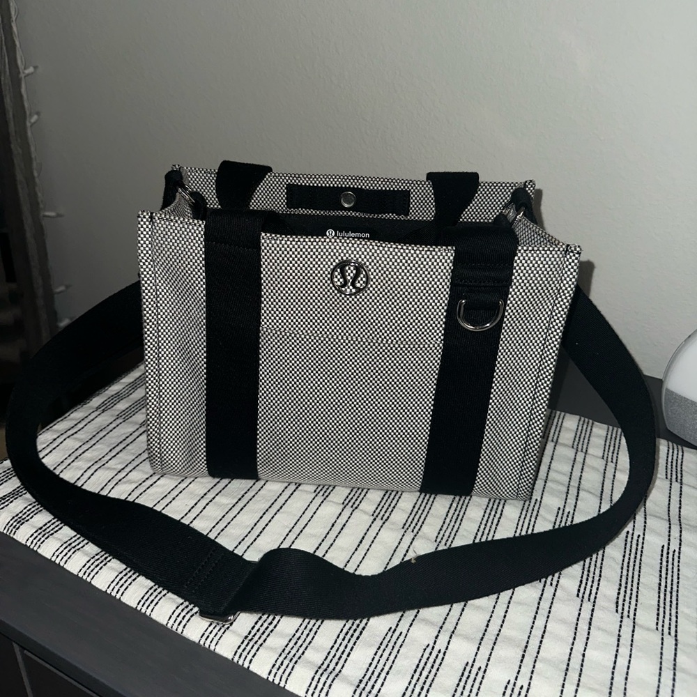 Lululemon Two-Tone Canvas Tote Bag 4.5L